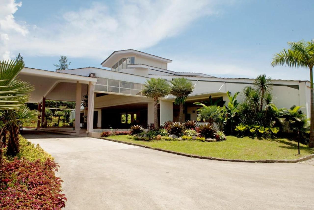 Taman Bukit Palem Resort Богор Экстерьер фото