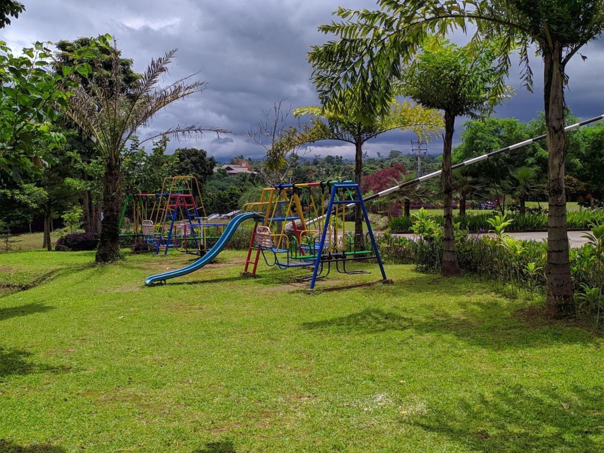 Taman Bukit Palem Resort Богор Экстерьер фото